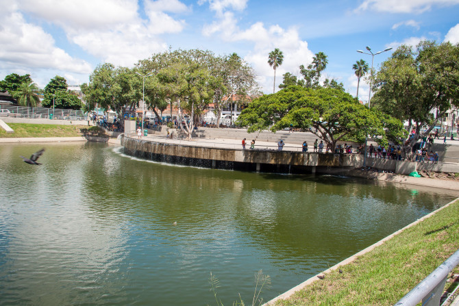 Lake and Fountain in Arenal Park